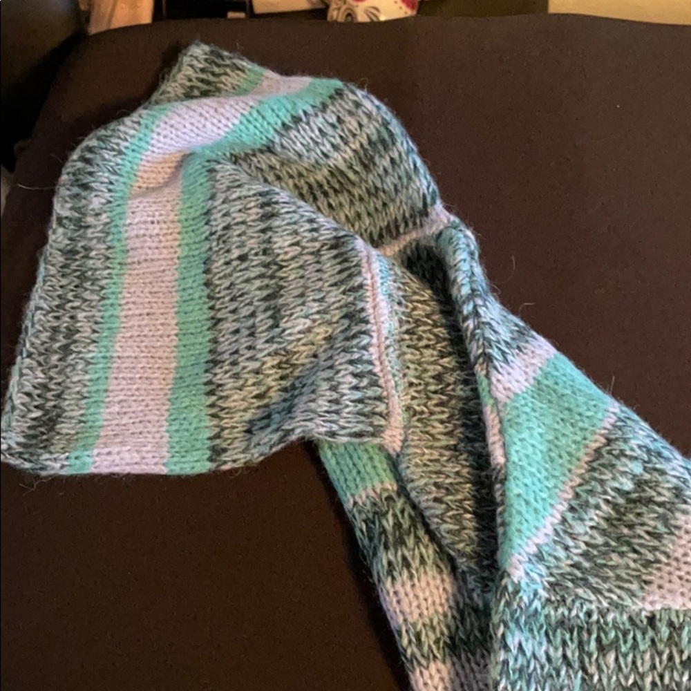 Sweater - Picture 2 of 6